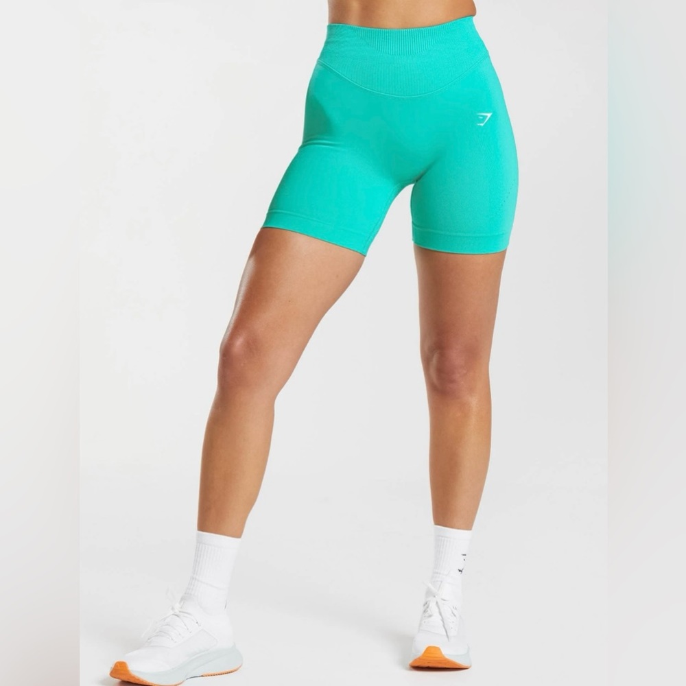 Gymshark SWEAT SEAMLESS SHORTS - size Medium, Paradise Blue